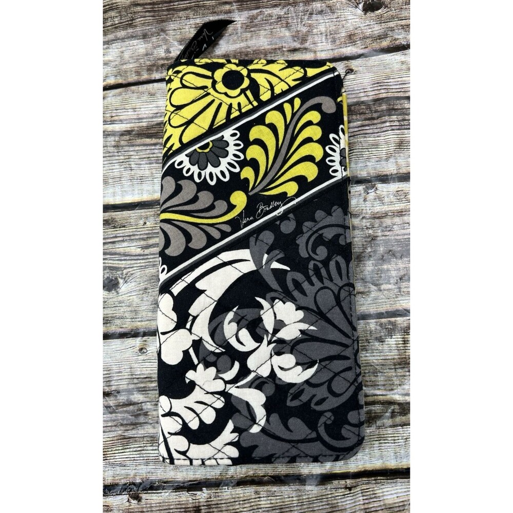 Vera Bradley Baroque Travel Organizer Magnetic Accordion Wallet Clutch